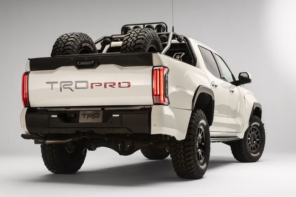 toyota's trd desert chase tundra concept from 2021